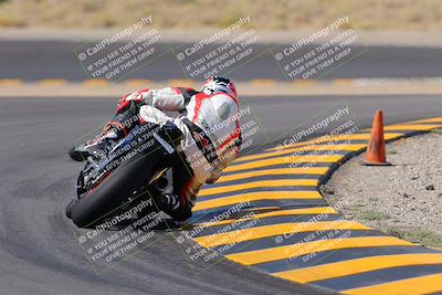 media/Oct-08-2022-SoCal Trackdays (Sat) [[1fc3beec89]]/Turn 11 Backside (1145am)/